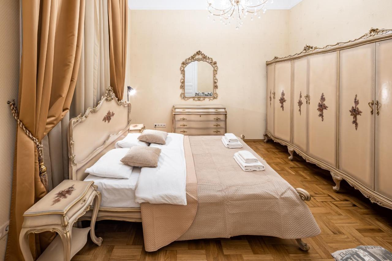 3 Bedrooms Royal Italian Style In An Austrian Building, Parking, Balcony Leopoli Esterno foto