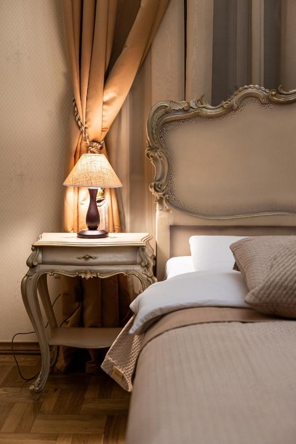 3 Bedrooms Royal Italian Style In An Austrian Building, Parking, Balcony Leopoli Esterno foto