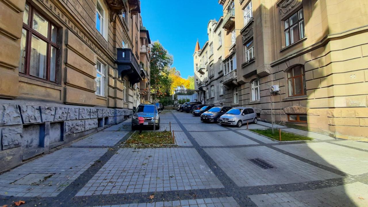 3 Bedrooms Royal Italian Style In An Austrian Building, Parking, Balcony Leopoli Esterno foto