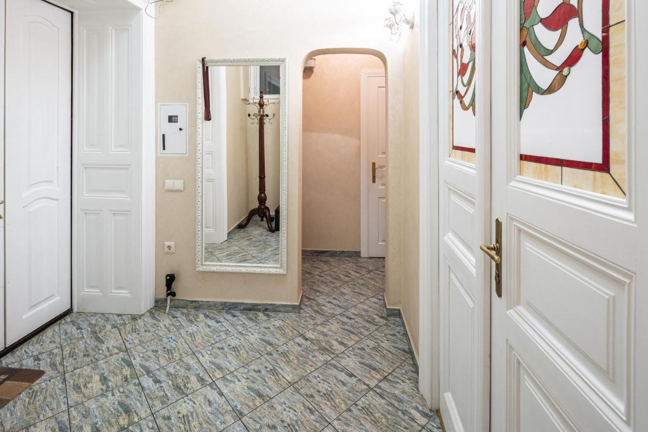 3 Bedrooms Royal Italian Style In An Austrian Building, Parking, Balcony Leopoli Esterno foto