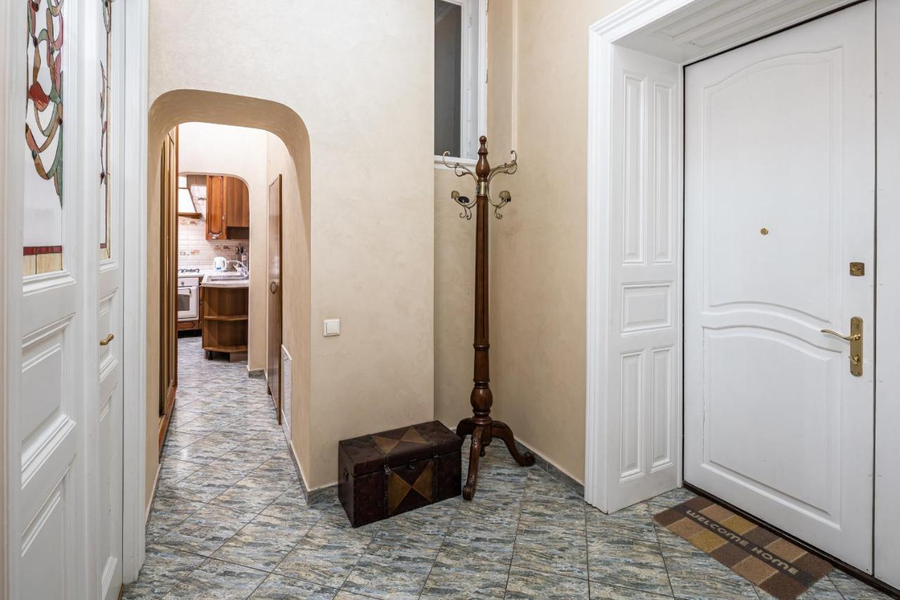 3 Bedrooms Royal Italian Style In An Austrian Building, Parking, Balcony Leopoli Esterno foto